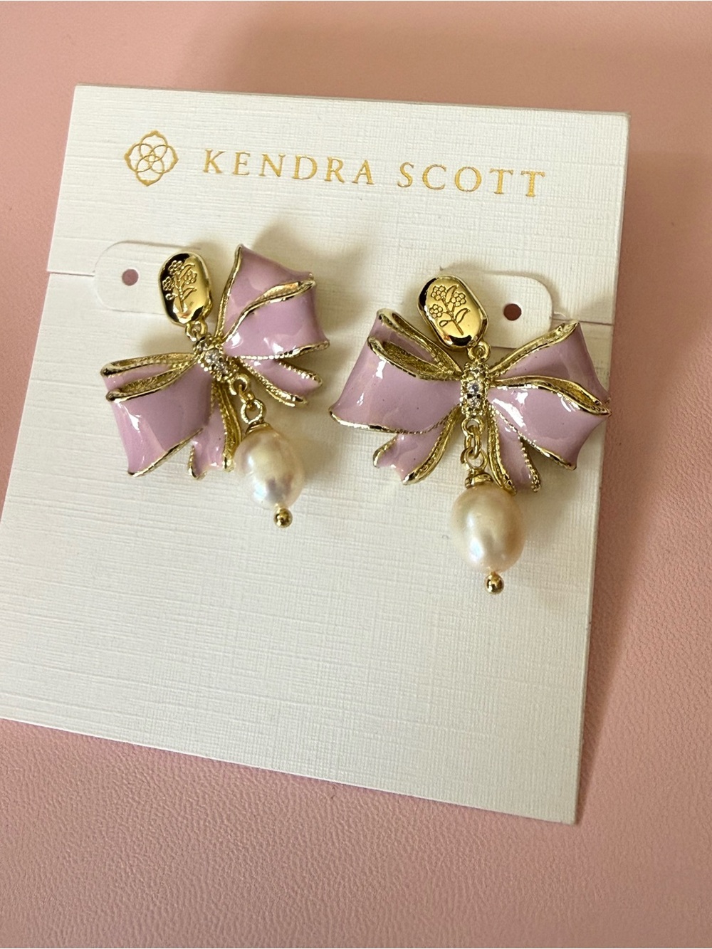 Kendra Scott x LoveShackFancy
Light lilac Pearl Bow Gold Statement Earrings